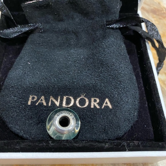 Disney Ariel Glow In The Dark Murano - Picture 2 of 3